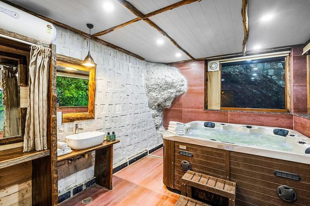 Jacuzzi Room