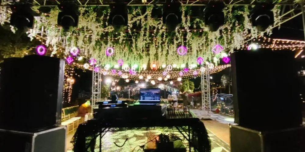 Granny's Den marriage garden decorated for wedding
