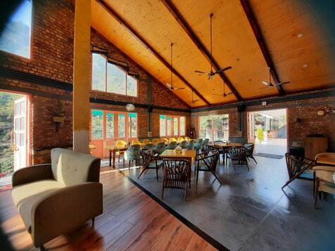 Granny's Den Restaurant Interior